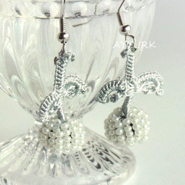 画像2: BERRY ピアス「ベリー」ミスト・ホワイト (2)