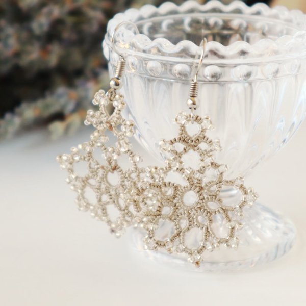 画像2: SNOW ピアス「スノー」ベージュ＆シルバー (2)