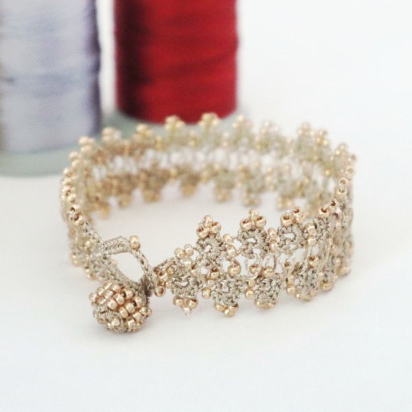 画像2: CROWN ブレスレット「クラウン」ベージュ&ゴールド (2)