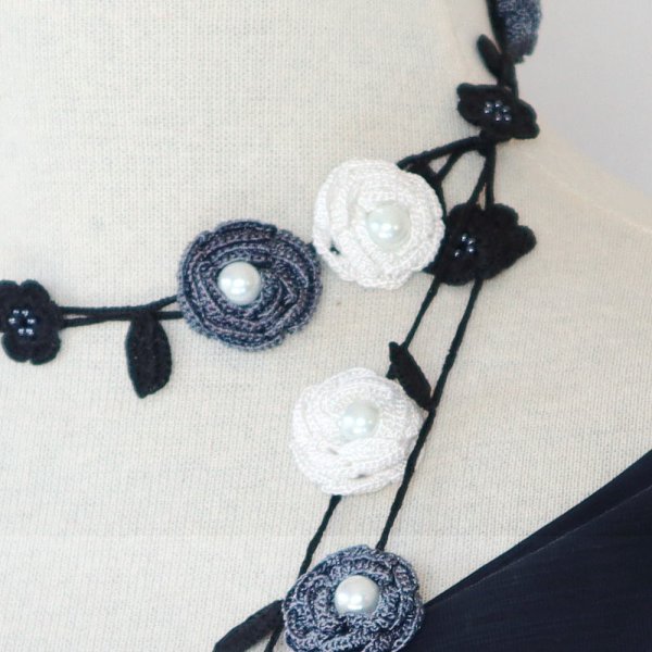 画像4: ROSE PEARL ラリエット「ローズ・パール」ホワイト&グレー (4)