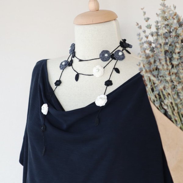 画像2: ROSE PEARL ラリエット「ローズ・パール」ホワイト&グレー (2)