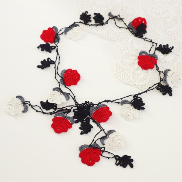 画像2: ROSE ラリエット「ローズ・クラシック」レッド&ブラック (2)