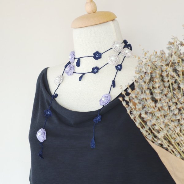 画像2: ROSE PEARL ラリエット「ローズ・パール」ネイビーブルー (2)