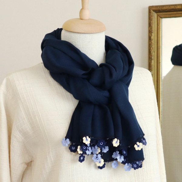 画像4: MARY 【Made to order 受注制作】薄手パシュミナストール「マリー」ネイビーブルー (4)